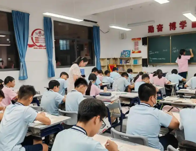 一切为学生的终身发展负责才能创造适合学生发展的优质教育