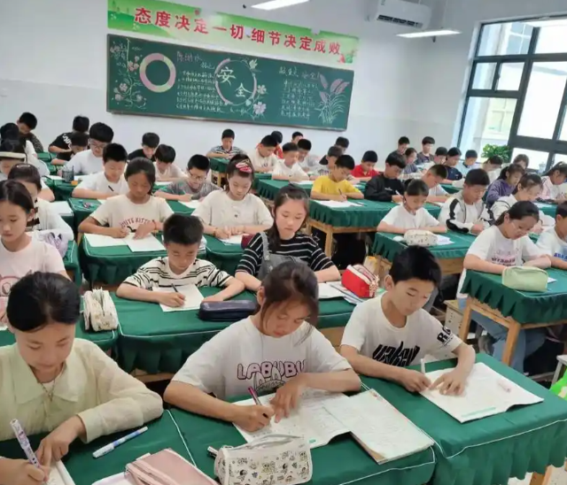 同心圆学校打破交流壁垒建立线上线下双轨家校协同渠道 同心圆学校打破交流壁垒建立线上线下双轨家校协同渠道